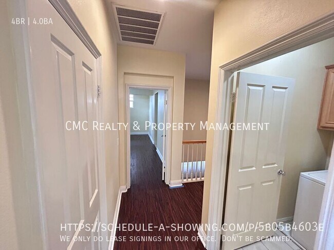 Building Photo - 2541 Hillcrest St