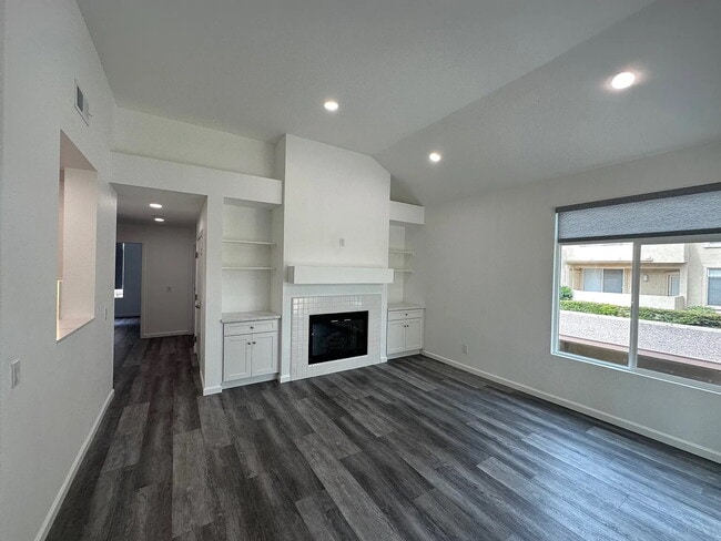 Building Photo - 3100 Puesta Del Sol Ct