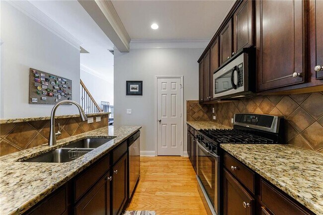 Building Photo - 2022 Cobblestone Cir NE