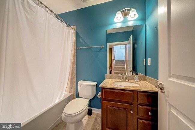 Building Photo - 25850 Clairmont Manor Square