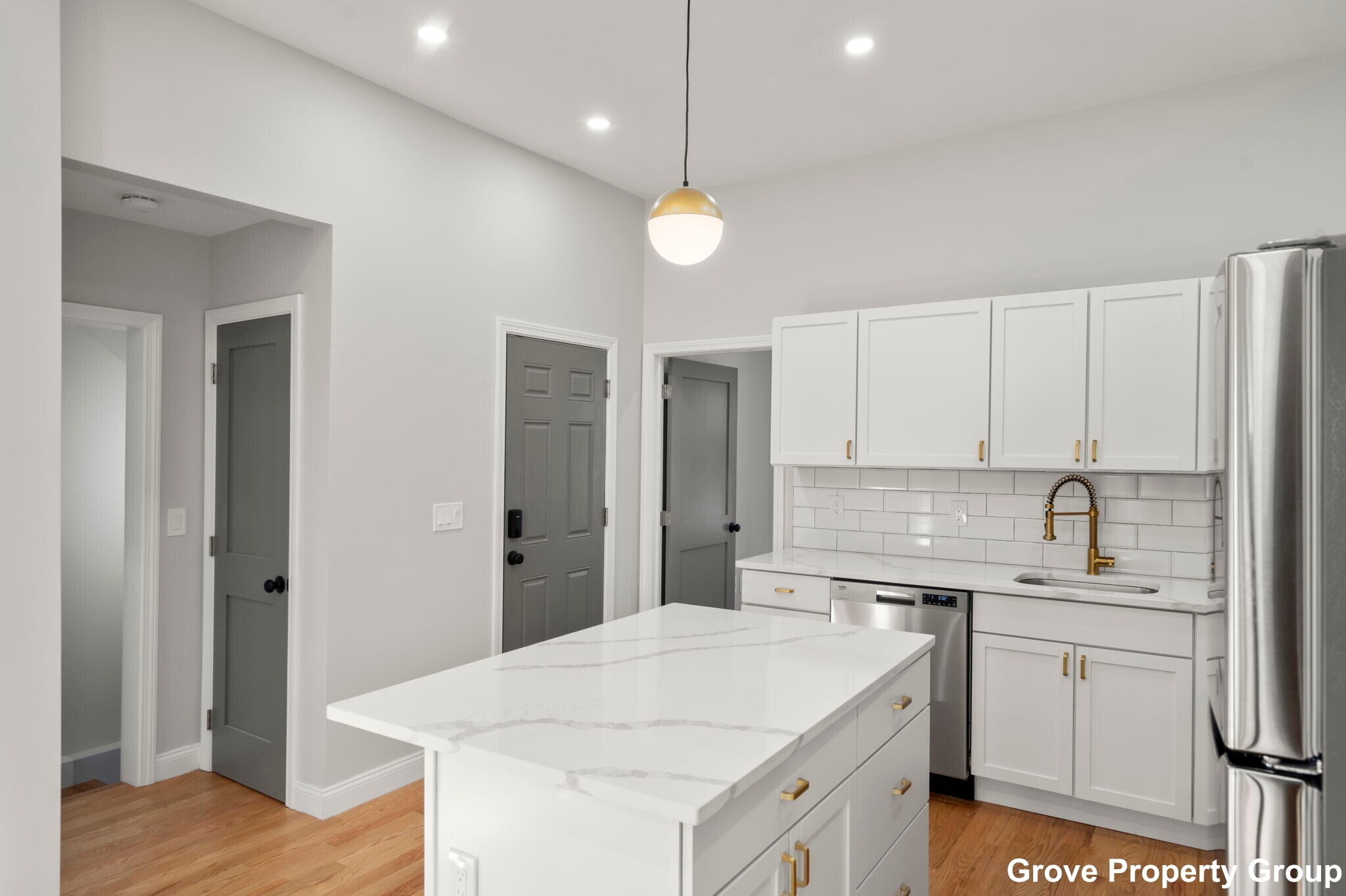 Building Photo - 531 E 5th St