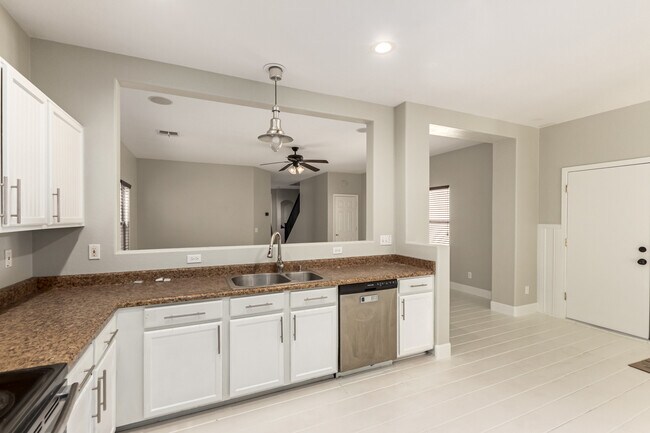 Building Photo - 21127 Avenida Del Valle Ct