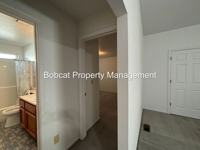 Building Photo - 628 Long Valley Rd