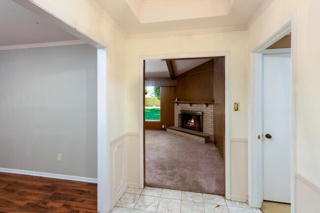 Building Photo - 1510 Belvedere Dr