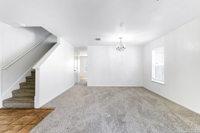Building Photo - 10106 Amber Flora Dr