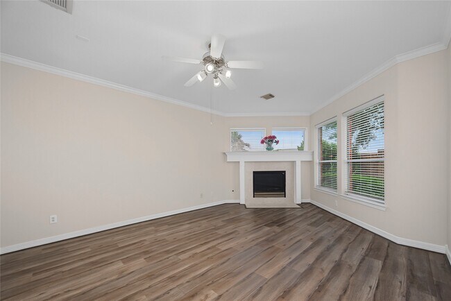 Building Photo - 5807 Bayberry Way