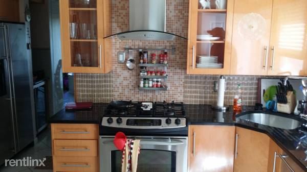 Building Photo - 11 Rockne St