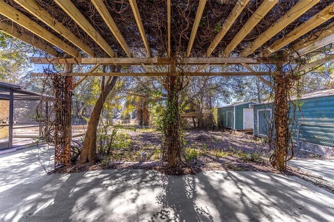 Building Photo - 16880 SE 63rd Ln