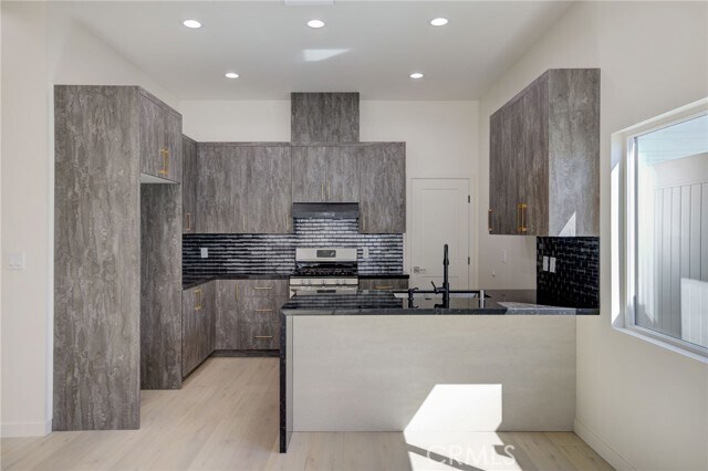 Building Photo - 10922 Garden Grove Ave
