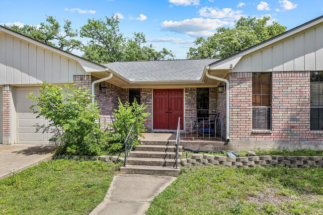 Building Photo - 1406 Angelina Cir