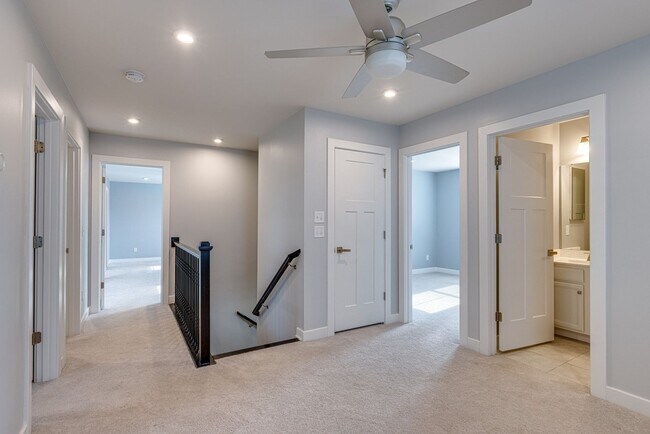 Building Photo - Brentwood Home For Lease
