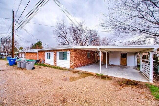 Building Photo - 1509 S Leadville Ave