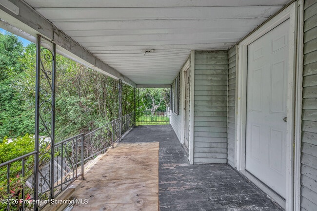Building Photo - 629 Beech St