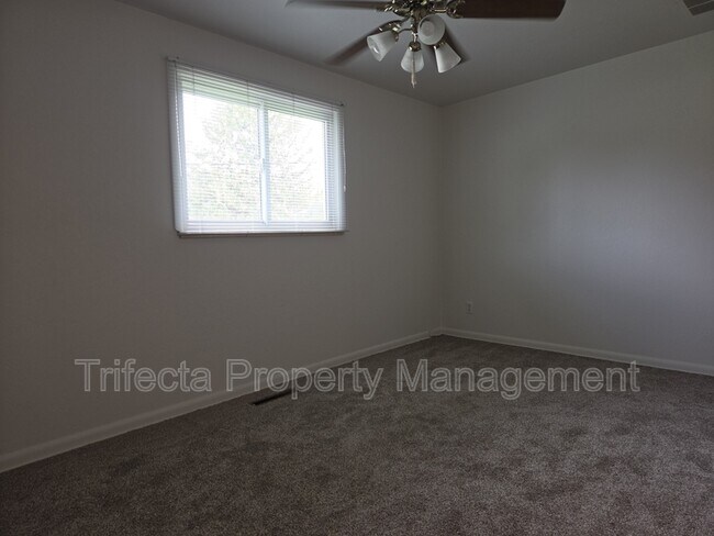 Building Photo - 630 N Taft Hill Rd