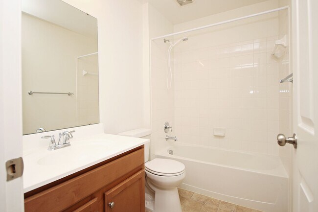 Building Photo - Dog-Friendly Pavilions at Pantops Townhome