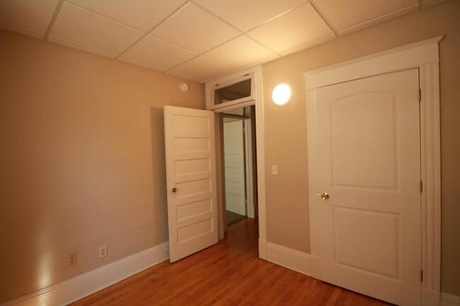 Building Photo - 322 3rd Ave S