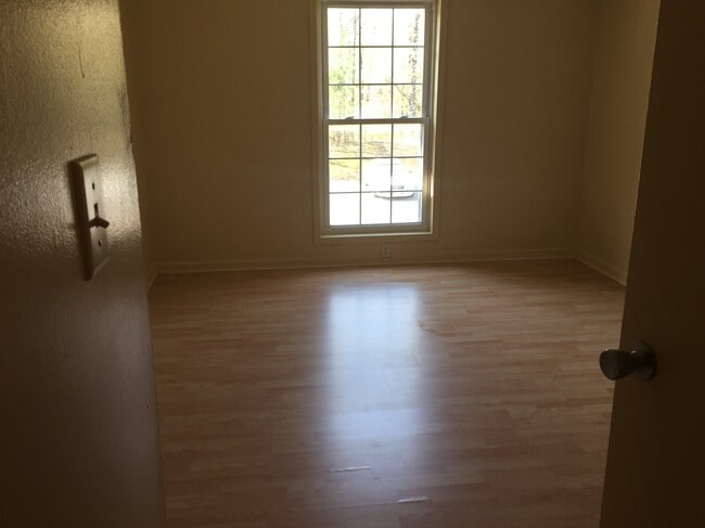 Building Photo - Robinwood Apartments