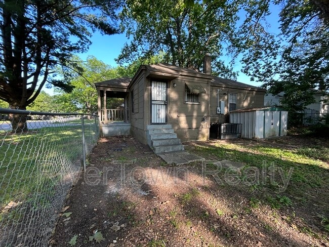 Building Photo - 893 Freeman St