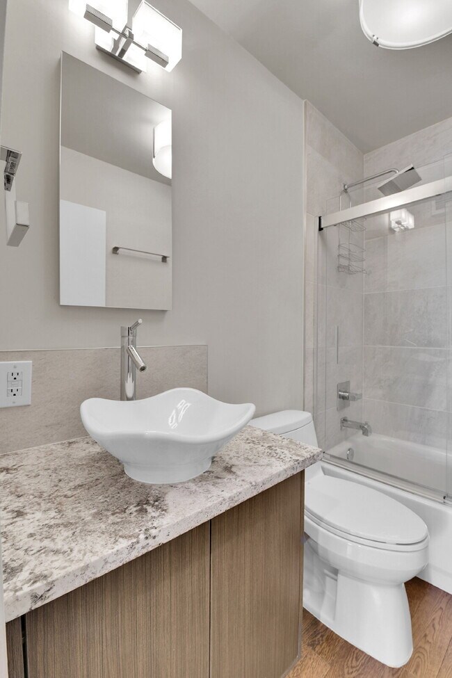 Building Photo - $3,100 - 2 Bed, 2 Bath Lofted Condo in Den...