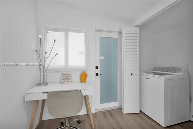 Building Photo - 6540 SW 4th St