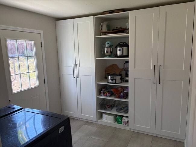 Building Photo - 808 Laurelwood Ct