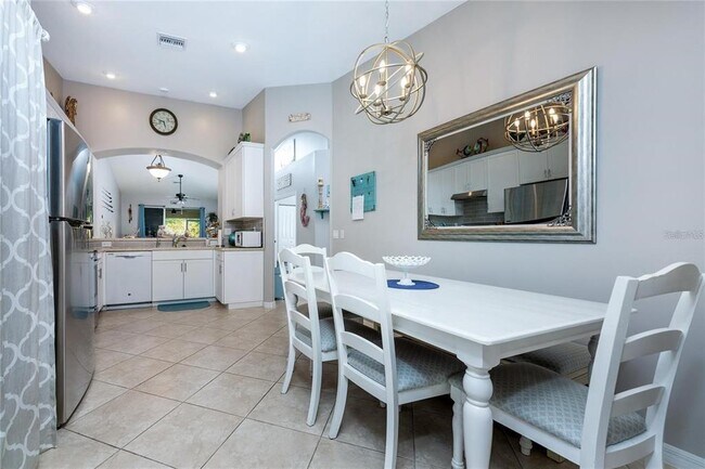 Building Photo - 319 Monaco Dr