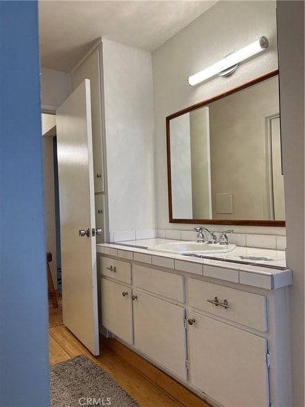 Building Photo - 10747 Wilshire Blvd