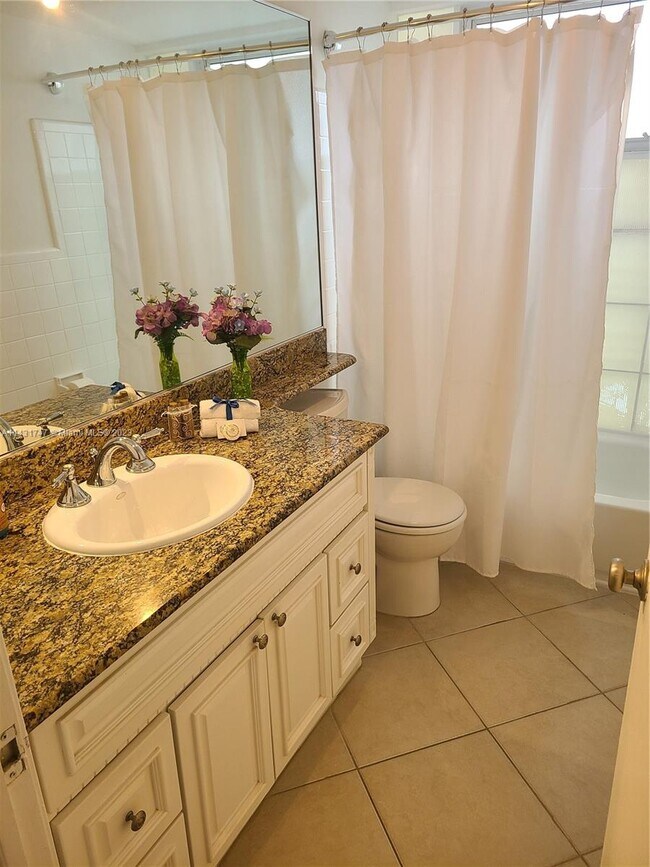 Building Photo - 180 Isle of Venice Dr