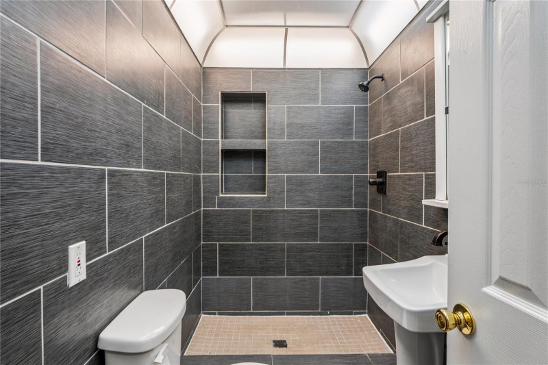 Building Photo - 7025 Ponderosa Dr