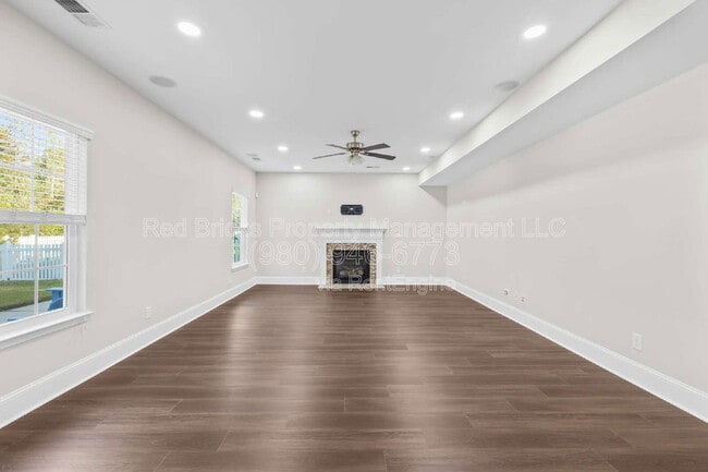 Building Photo - 10988 Flyreel Pl