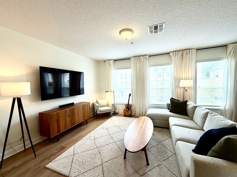 Living Area - 4428 Ellipse Dr