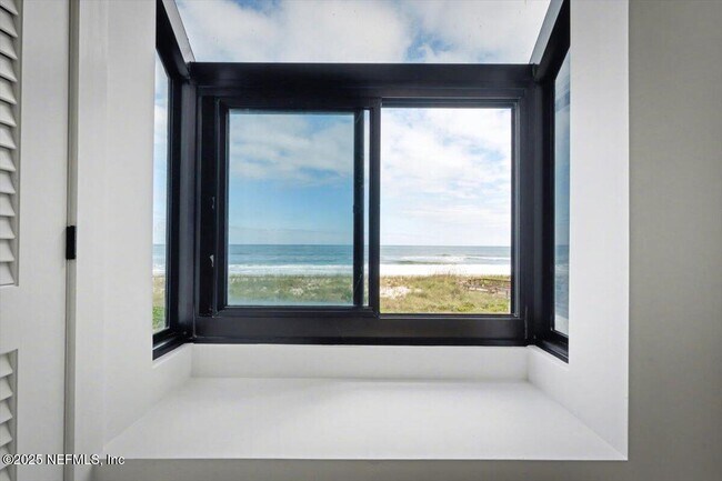 Building Photo - 739 Spinnakers Reach Dr