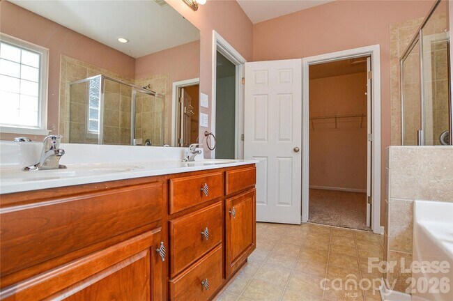 Building Photo - 1008 Millbank Dr