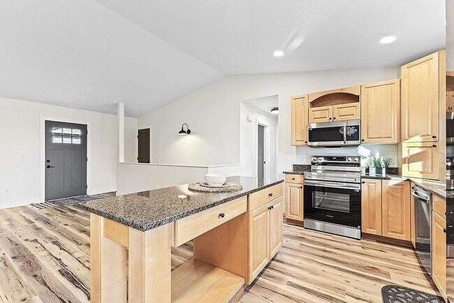 Building Photo - 252-254 Aristocrat Dr billings, MT 59105