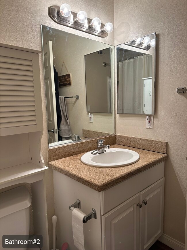 2nd Bathroom Full - 5565 Canoga Ave