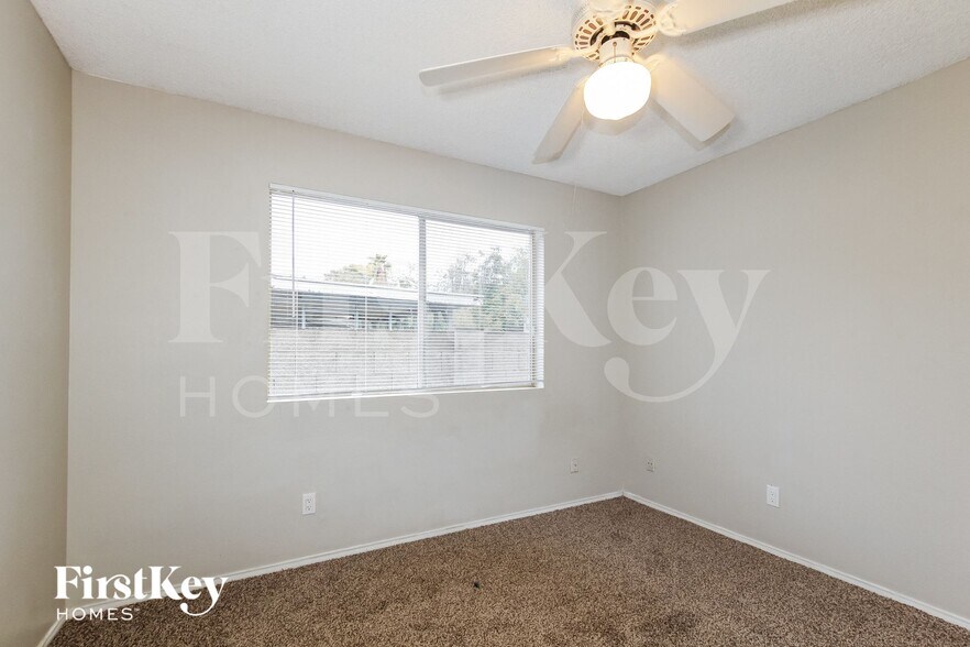 Building Photo - 9047 N 48th Ave