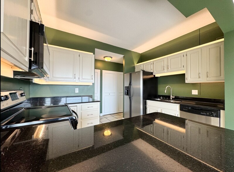 Building Photo - 2510 Grand Blvd