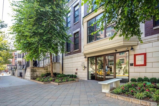 Building Photo - 1200 Grand St