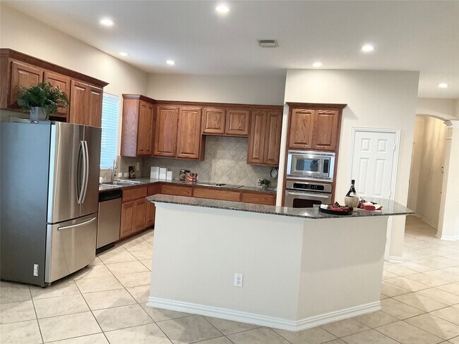 Building Photo - 6 Dragon Hill Pl