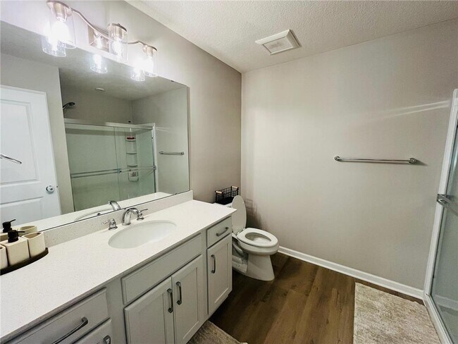 Building Photo - 1935 Mulberry Ln