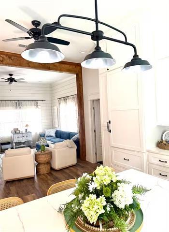 Building Photo - 608 N Belknap St