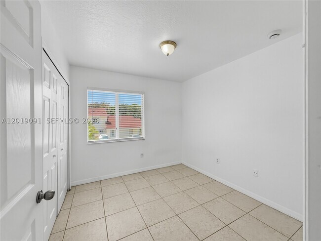 Building Photo - 3002 San Remo Cir