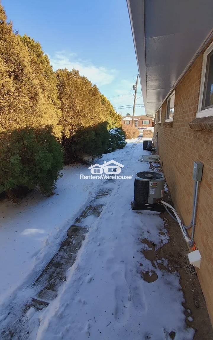 Building Photo - 3618 N Monaco St Pkwy