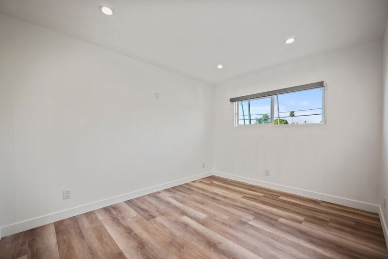 Building Photo - 2561 W Ave 30