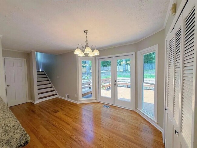 Building Photo - 2329 Milstead Cir NE