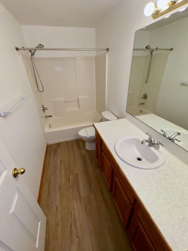 Building Photo - Spacious 4BR Home with Fenced Yard, 2-Car Garage & Convenient Location