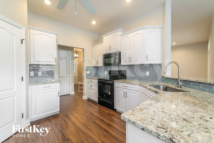 Building Photo - 5920 Buck Run Dr