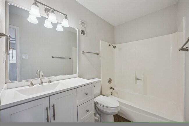 Building Photo - 10345 Longmont Dr