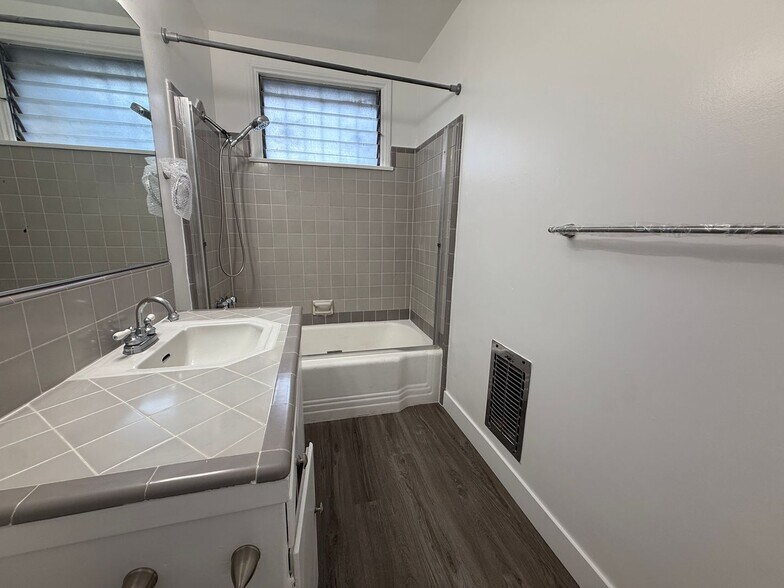 Building Photo - Stever Court-3 bed 2 bath in Culver City c...