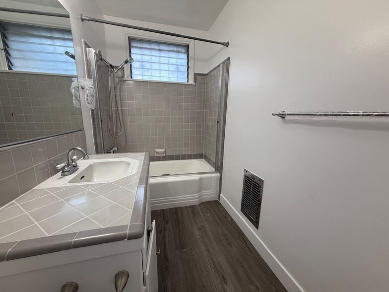 Building Photo - Stever Court-3 bed 2 bath in Culver City cul-de-sac!